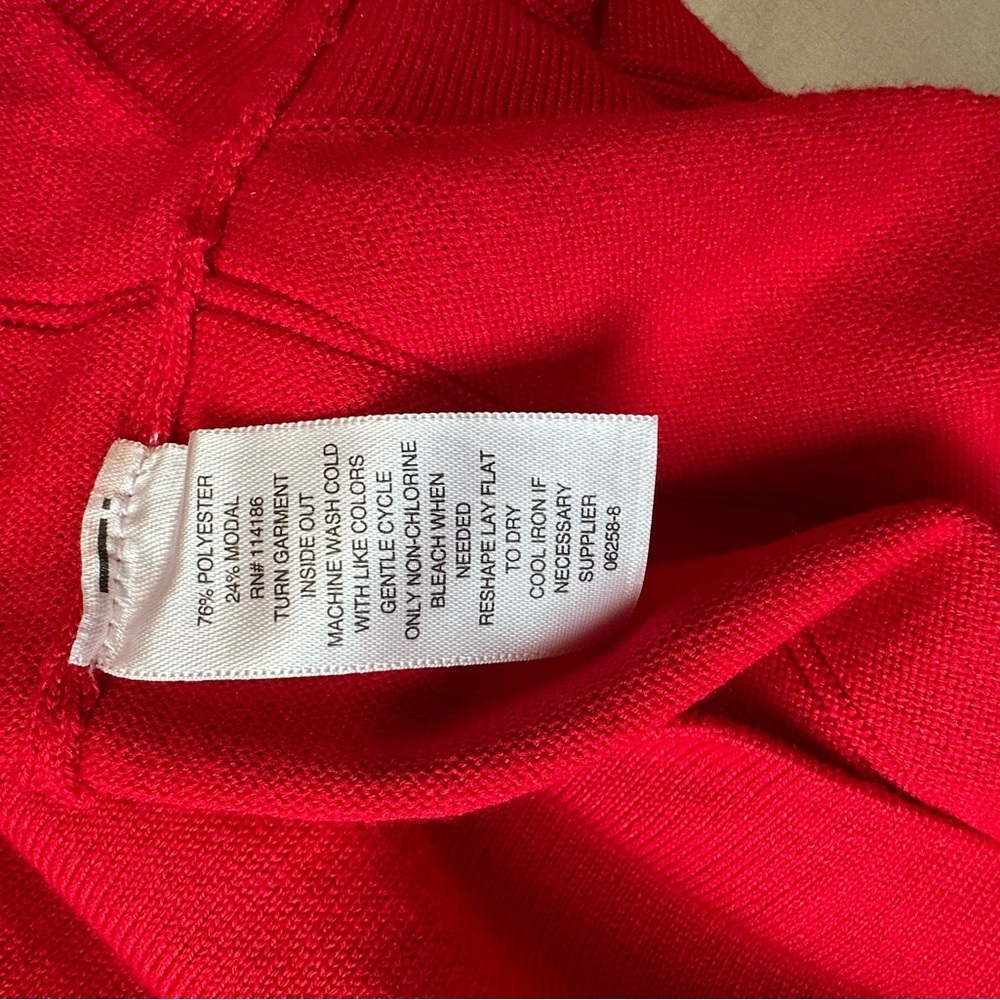 Liz Claiborne Bold Red Knit Top - Picture 4 of 4